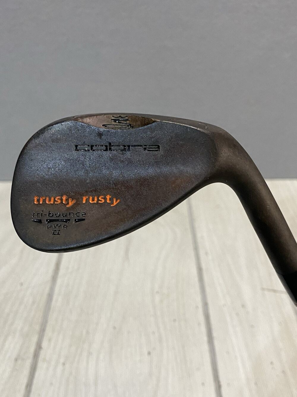 Cobra Trusty Rusty 51° Tri Bounce PWR II Wedge Dark Steel, S200 Stiff Shaff